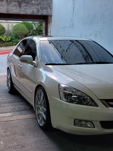 Selling Pearl White Honda Accord 2007 in Pasig