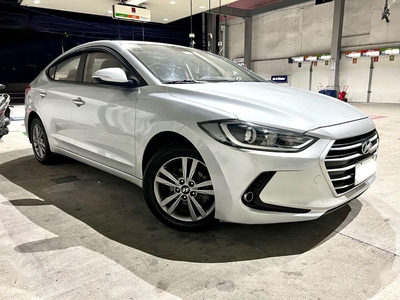Selling Pearl White Hyundai Elantra 2018 in Quezon