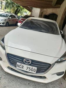 Selling Pearl White Mazda 3 2018 in Quezon City