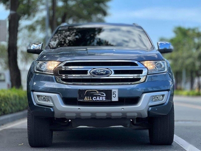 Selling Purple Ford Everest 2016 in Makati
