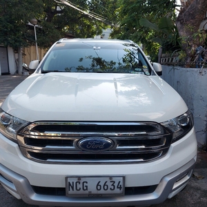 Selling Purple Ford Everest 2016 in Pasig