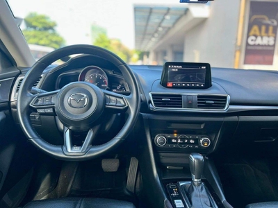 Selling Red Mazda 3 2018 in Makati