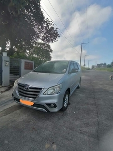 Selling Silver Toyota Innova 2014 in Quezon City