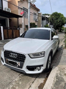 Selling White Audi Q3 2015 in Cainta