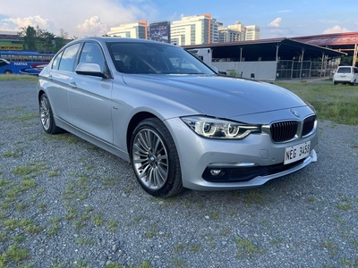 Selling White Bmw 318D 2019 in Pasig