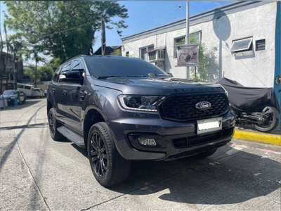 Selling White Ford Everest 2022 in Pasig