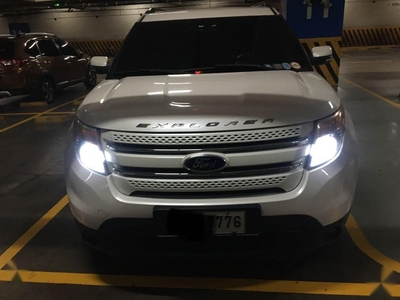Selling White Ford Explorer 2015 in Quezon