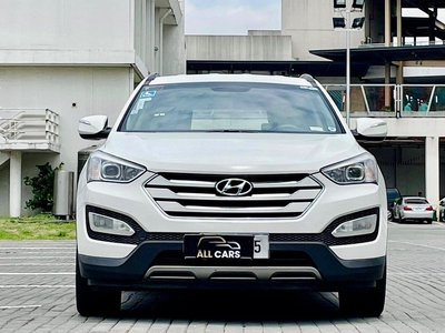 Selling White Hyundai Santa Fe 2013 in Makati
