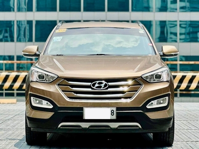 Selling White Hyundai Santa Fe 2014 in Makati