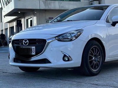 Selling White Mazda 2 2018 in Pasig