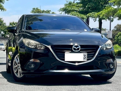 Selling White Mazda 3 2016 in Makati