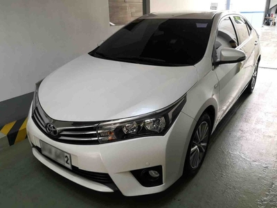 Selling White Toyota Altis 2015 in Quezon City