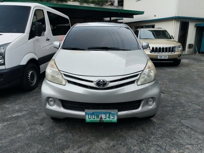 Selling White Toyota Avanza 2014 in Quezon City