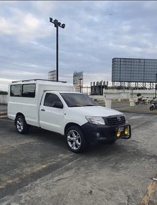Selling White Toyota Hilux 2015 in Pateros