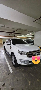 Selling Yellow Ford Everest 2017 in Taguig