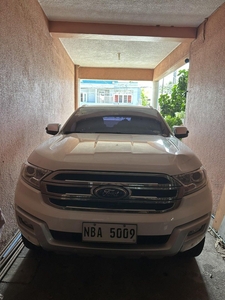 White Ford Everest 2017 for sale in Automatic