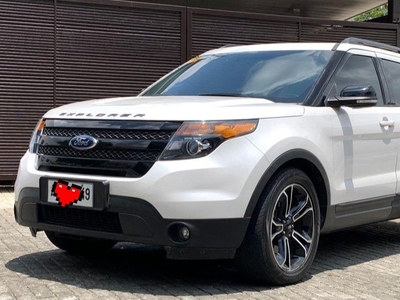 White Ford Explorer 2015 for sale in Makati