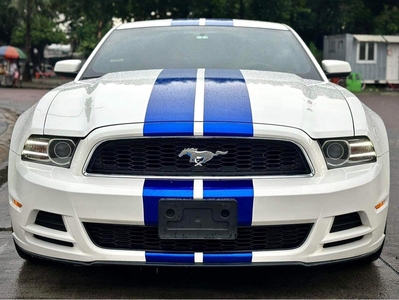 White Ford Mustang 2013 for sale in Automatic