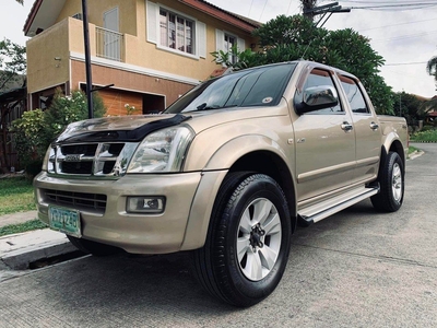 White Isuzu D-Max 2004 for sale in Automatic