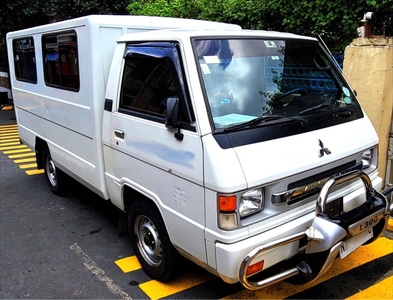 White Mitsubishi L300 2016 for sale in
