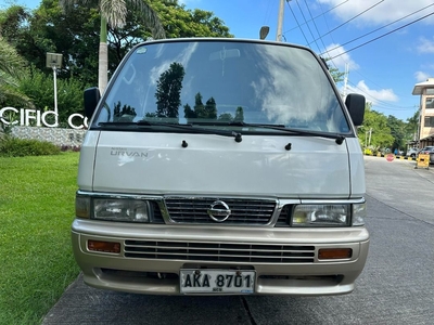 White Nissan Urvan 2015 for sale in Manual