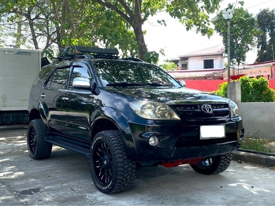 White Toyota Fortuner 2006 for sale in Manila