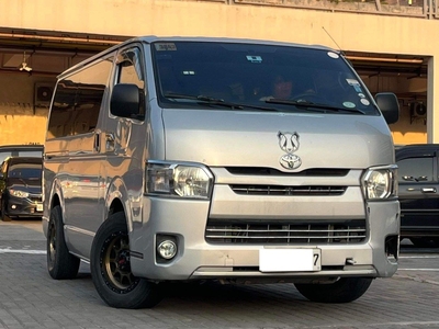 White Toyota Hiace 2017 for sale in Manual
