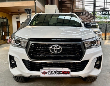 White Toyota Hilux 2018 for sale in Automatic