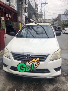 White Toyota Innova 2013 for sale in Automatic
