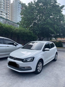 White Volkswagen Polo 2015 for sale in Automatic