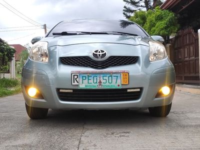 Yellow Toyota Yaris 2010 for sale in Automatic