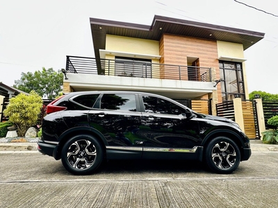Selling White Honda Cr-V 2018 in Cabuyao