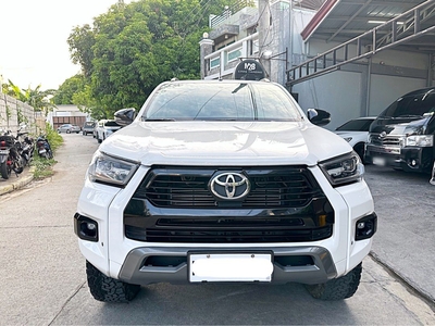 Sell White 2019 Toyota Hilux in Bacoor