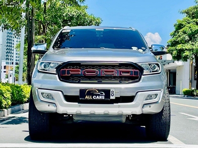 Selling White Ford Everest 2017 in Makati