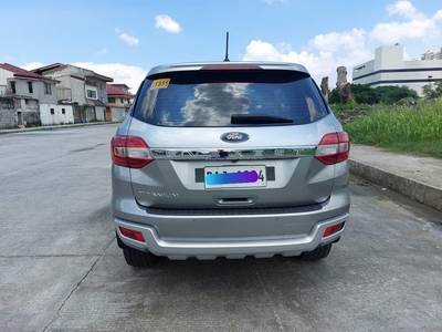 Selling White Ford Everest 2018 in Marikina