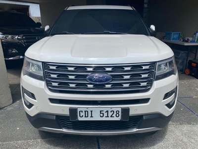 Selling White Ford Explorer 2016 in Manila