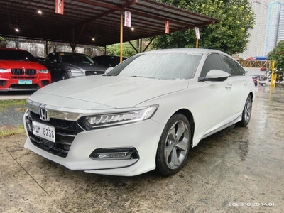 Selling White Honda Accord 2020 in Pasig