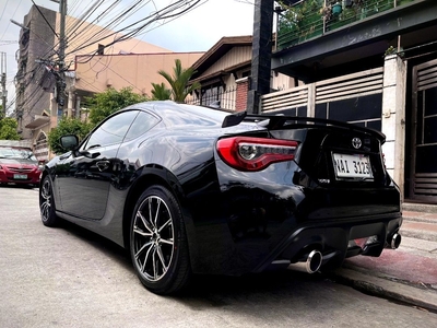 Selling White Toyota 86 2018 in Quezon City
