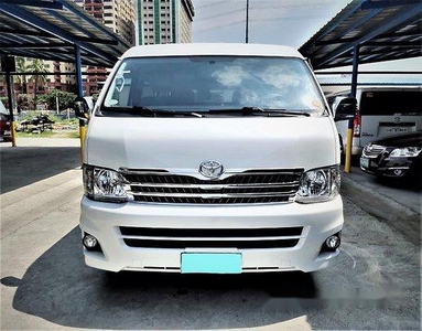Selling White Toyota Hiace 2013 Automatic Diesel