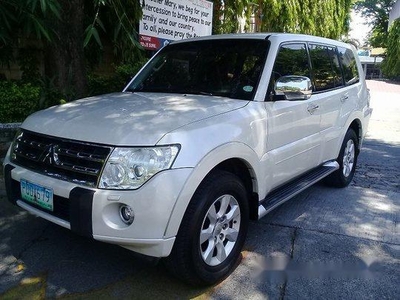 White Mitsubishi Pajero 2011 at 78000 km for sale