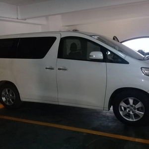 White Toyota Alphard for sale in Manila