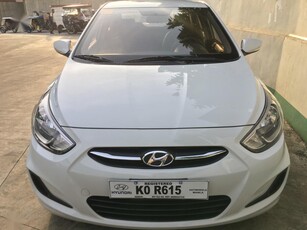 Sell White 2019 Hyundai Accent in Valenzuela