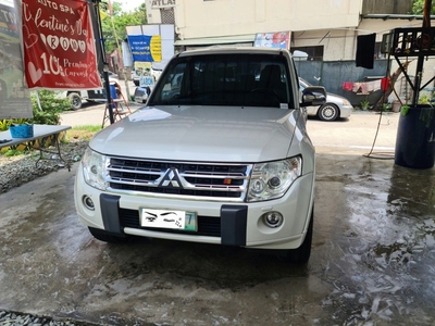 Selling Pearl White Mitsubishi Pajero 2012 in Plaridel