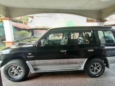 Selling White Mitsubishi Pajero 2001 in Mandaluyong