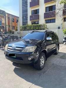 Selling White Toyota Fortuner 2006 in Pateros