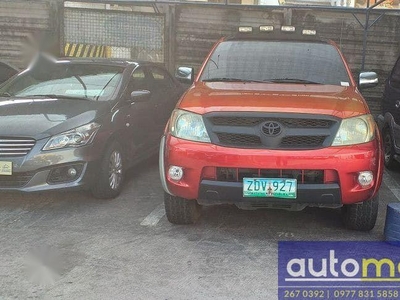 Red Toyota Hilux 2006 for sale in Automatic