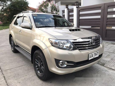 Selling Beige Toyota Fortuner 2015 at 30000 km