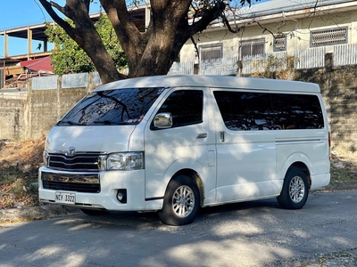 Selling White Toyota Hiace 2017 in Parañaque