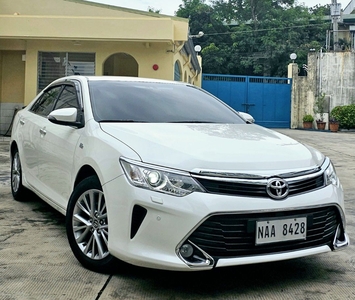 Pearl White Toyota Camry 2018 for sale in Automatic