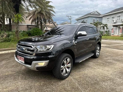 Selling White Ford Everest 2016 in Quezon City